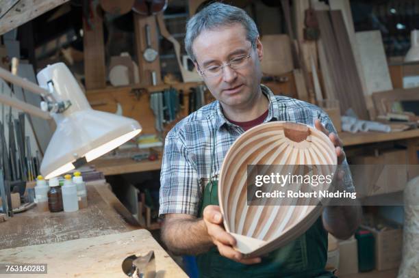 craftsman manufacturing lute at workshop - oud stock pictures, royalty-free photos & images