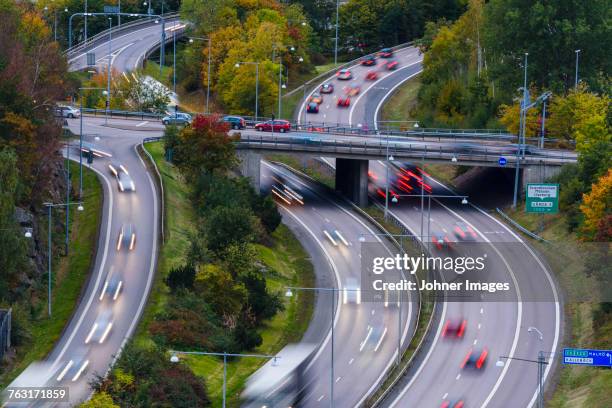road traffic, high angle view - autosnelweg stockfoto's en -beelden