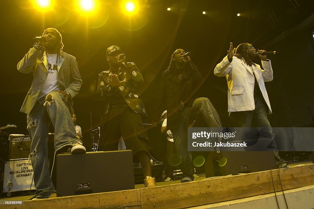 Seeed Singer Singer Roshaun Clarke , Alistaire McCalla , Craig Patrick Anthony ...