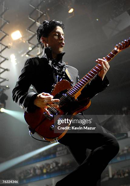 Prince performs during a concert at the O2 Arena on August 24, 2007 in London, United Kingdom.