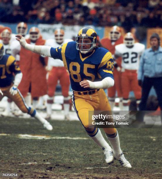 Los Angeles Rams Hall of Fame defensiive end Jack Youngblood rushes the passer in a 9-0 win over the Cleveland Browns at Cleveland Stadium on...