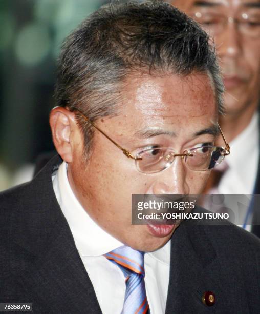 Newly appointed Financial Services Minister Yoshimi Watanabe enters the prime minister's official residence in Tokyo, 27 August 2007. Japan's Prime...