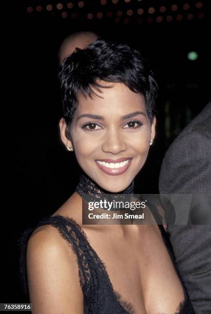 Neas Berry 46,174 Halle Berry Photos & High Res Pictures - Getty Images