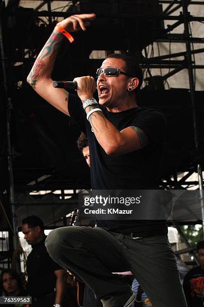 287 Chester Bennington 2005 Stock Photos, High-Res Pictures, and Images ...
