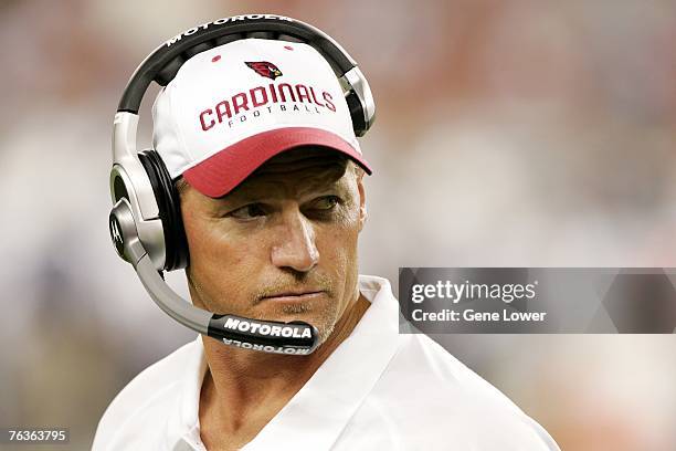 Arizona Cardinals head coach Ken Whisenhunt watches from the sidelines during a game against the San Diego Chargers at the University of Phoenix...