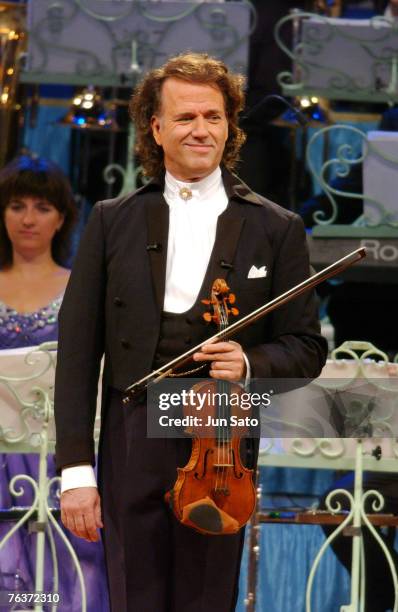 Andre Rieu Gallery 117 Andre Rieu With Johan Strauss Orchestra Romantic Paradise Tour 2004 ...