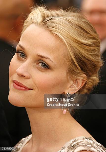 Reese Witherspoon, nominee Best Actress in a Leading Role for "Walk the Line"