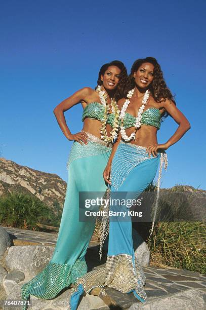 Rosie Tenison & Renee Tenison; Tenison Twins, Self Assignment, September 16, 1998; Malibu; California.