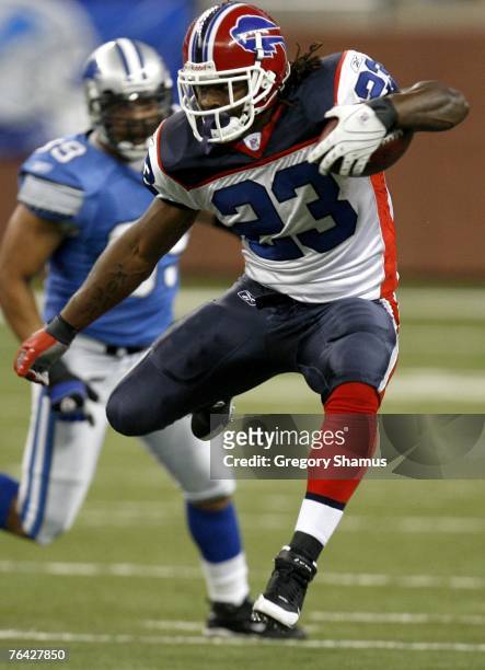 Marshawn Lynch of the Buffalo Bills looks for running room during a preseason game against the Detroit Lions on August 30, 2007 at Ford Field in...