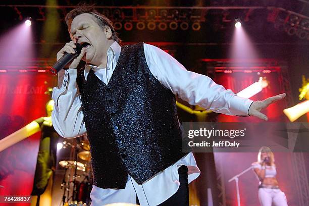 Singer Meat Loaf in concert August 30, 2007 at the Mizner Park Amphitheater in Boca Raton, Florida.