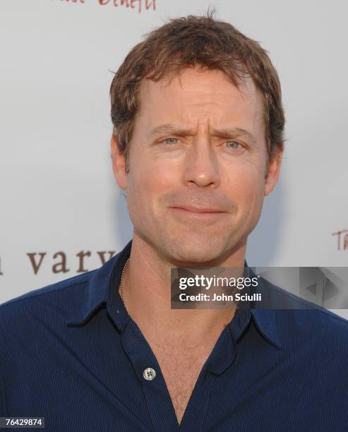 Greg Kinnear