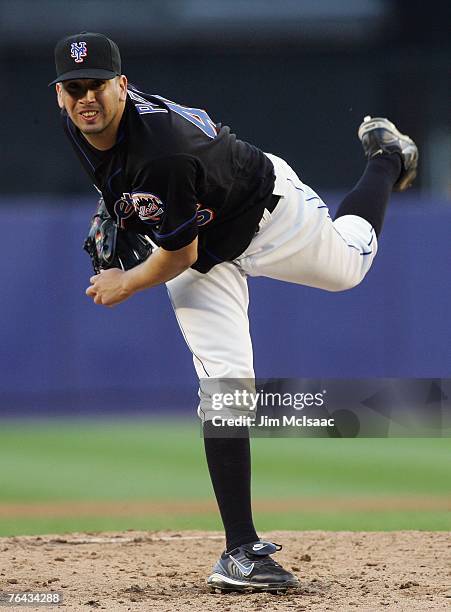 Oliver Perez of the New York Mets pitches against the Minnesota Twins during their inter-league game on June 20, 2007 at Shea Stadium in the Flushing...