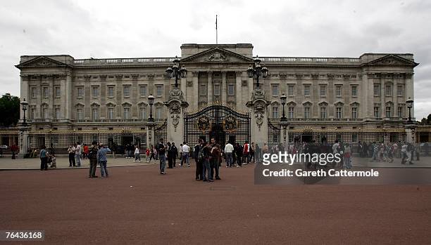 General view of Buckingham Palace on the 10th anniversary of Diana Princess Of Wales and Dodi al-Fayed's death on August 31, 2007 in London, England....