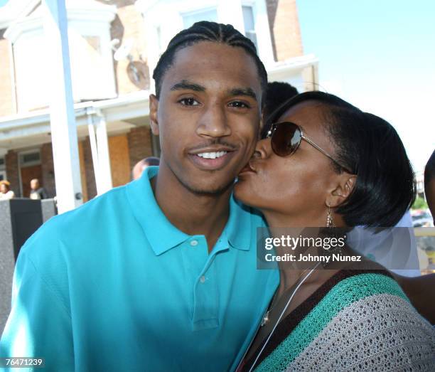 Trey Songz Mom Photos and Premium High Res Pictures Getty Images
