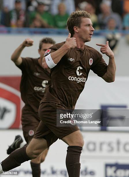 Marvin Braun of St Pauli reacts after his first goal during the 2. Bundesliga match between SpVgg Greuther Fuerth and FC St. Pauli on September 02,...