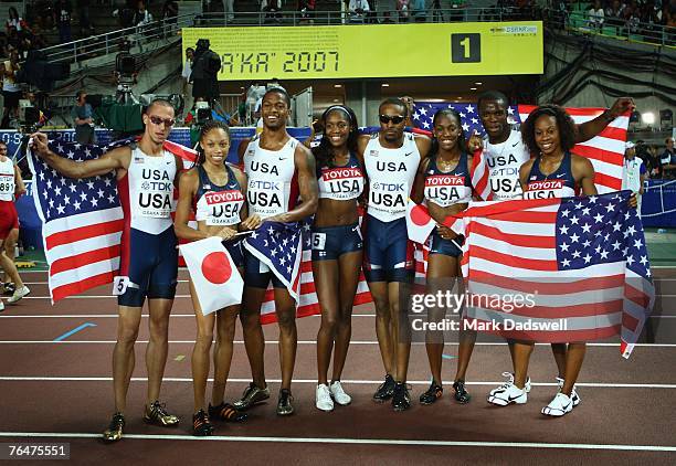 Jeremy Wariner, Allyson Felix, Darold Williamson, Mary Wineberg, Angelo Taylor, DeeDee Trotter, LaShawn Merritt and Sanya Richards of the United...