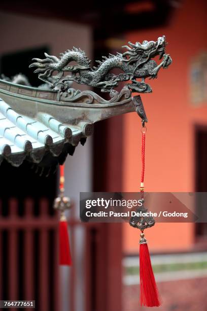 thian hock keng temple. dragon. singapore. - singapore thian hock keng temple stock-fotos und bilder