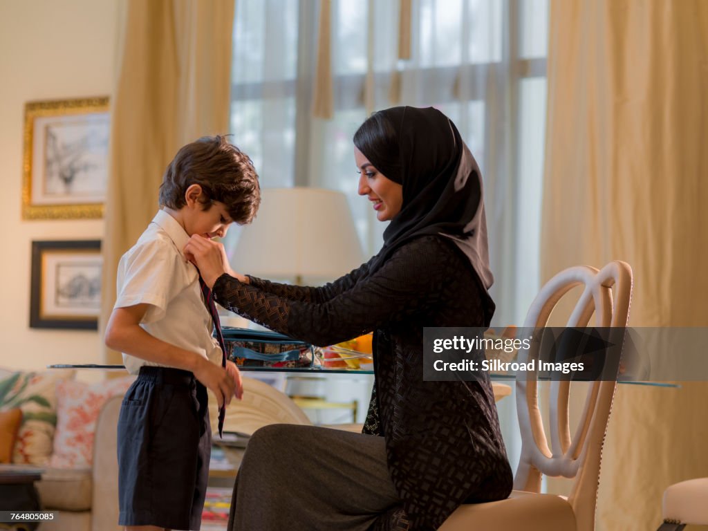 UAE_Family_IMAGES_2016_RF_PREMIUM