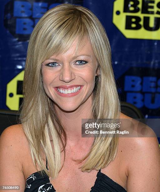 Actress Kaitlin Olsen pose for a picture during the "It's Always Sunny In Philadelphia" season 1 and 2 DVD launch at Best Buy, New York, New York.
