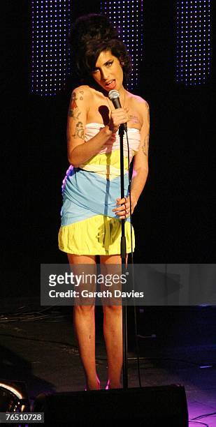 Amy Winehouse performs at the annual Nationwide Mercury Prize music awards ceremony at The Grosvenor House Hotel September 4, 2007 in London, England.