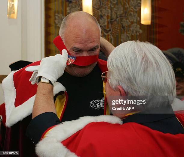 Former international rugby player of New zealand Andy Haden takes part in a ceremony, 05 September 2007 at the Bordeaux Wine Centre, as part of the...