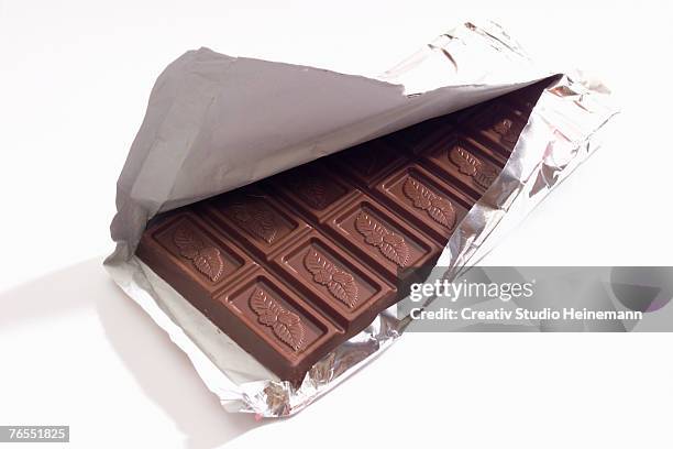 bar of chocolate - open chocolate bar stock pictures, royalty-free photos & images