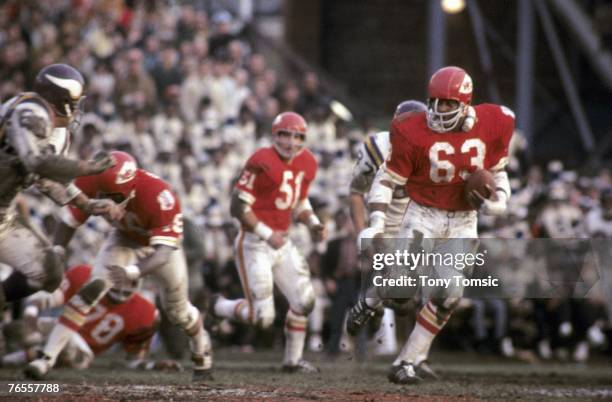 Linebacker Willie Lanier of the Kansas City Chiefs runs with the ball during the fourth quarter of Super Bowl IV on January 11, 1960 against the...