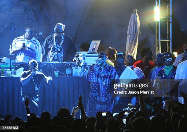 Rapper Snoop Dogg performs at Poolside at The Hard Rock Hotel on August 7, 2007 in Las Vegas, Navada