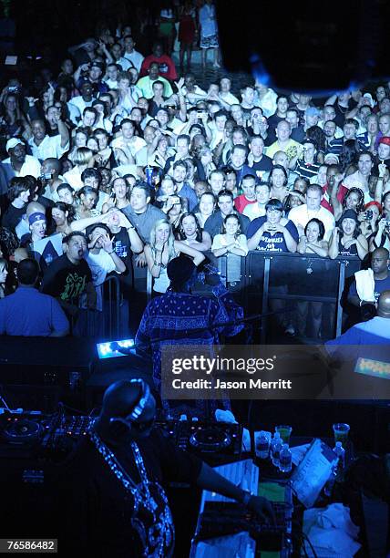 Rapper Snoop Dogg performs at Poolside at The Hard Rock Hotel on August 7, 2007 in Las Vegas, Navada