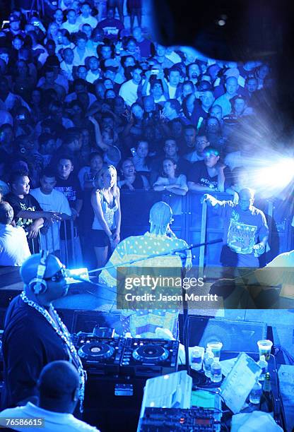 Rapper Snoop Dogg performs at Poolside at The Hard Rock Hotel on August 7, 2007 in Las Vegas, Navada
