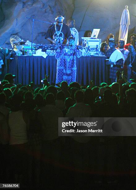 Rapper Snoop Dogg performs at Poolside at The Hard Rock Hotel on August 7, 2007 in Las Vegas, Navada