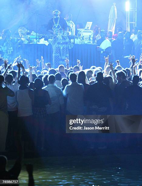 Rapper Snoop Dogg performs at Poolside at The Hard Rock Hotel on August 7, 2007 in Las Vegas, Navada