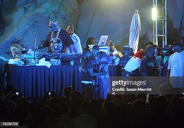 Rapper Snoop Dogg performs at Poolside at The Hard Rock Hotel on August 7, 2007 in Las Vegas, Navada