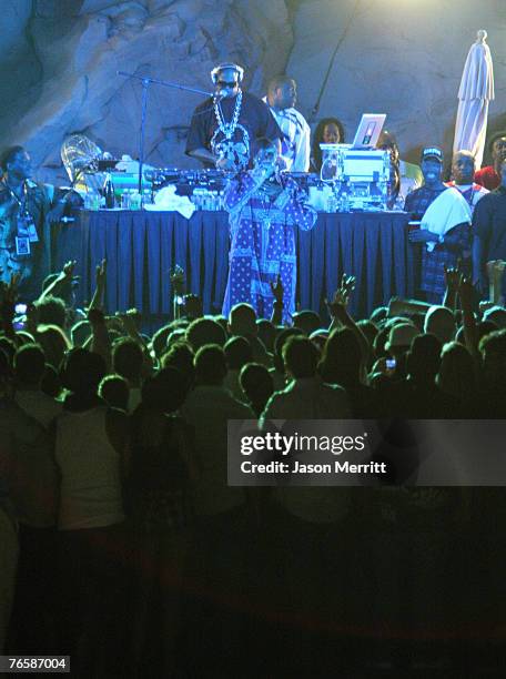 Rapper Snoop Dogg performs at Poolside at The Hard Rock Hotel on August 7, 2007 in Las Vegas, Navada