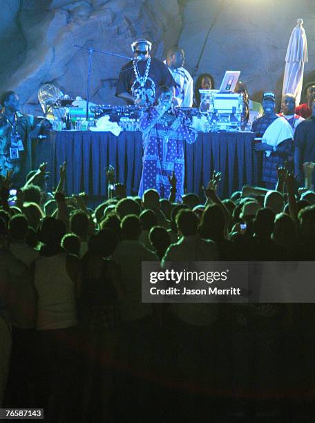Rapper Snoop Dogg performs at Poolside at The Hard Rock Hotel on August 7, 2007 in Las Vegas, Navada