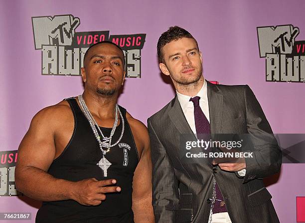 Rapper and Producer Timbaland and singer Justin Timberlake pose at the 2007 MTV Video Music Awards at the Palms Casino, 09 September 2007 in Las...