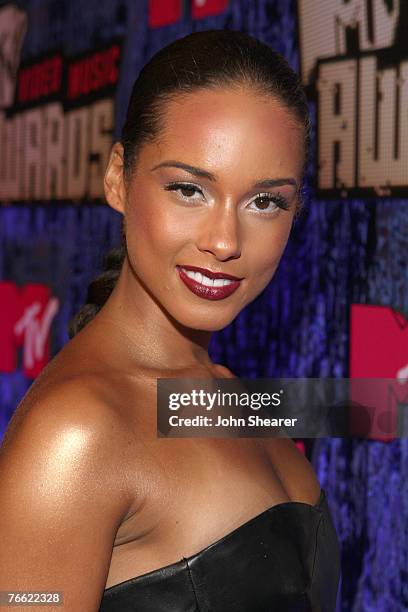 Singer Alicia Keys arrives at the 2007 MTV Video Music Awards at The Palms Hotel and Casino on September 9, 2007 in Las Vegas, Nevada.