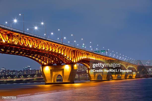 night view of seongsu bridge - south korean mp stock pictures, royalty-free photos & images