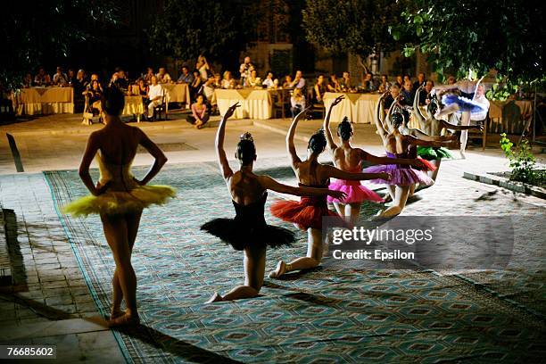 Arkadsky 24 Pupils Perform Russian Folk Dances Stock Photos, High-Res Pictures ...