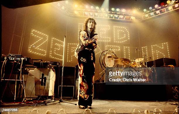 Led Zeppelin 1975 Jimmy Page Earls Court