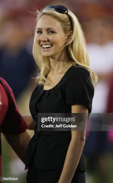 Lindsay Soto of FOX Sports smiles before the game between the University of Idaho Vandals and the USC Trojans on September 1, 2007 at the Los Angeles...