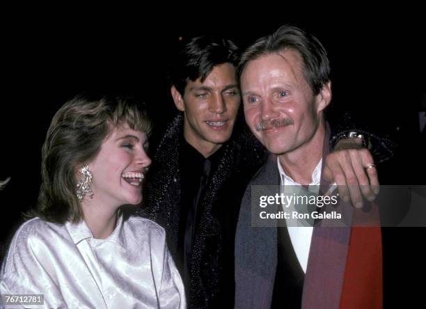 Julia Roberts, Eric Roberts, and Jon Voight