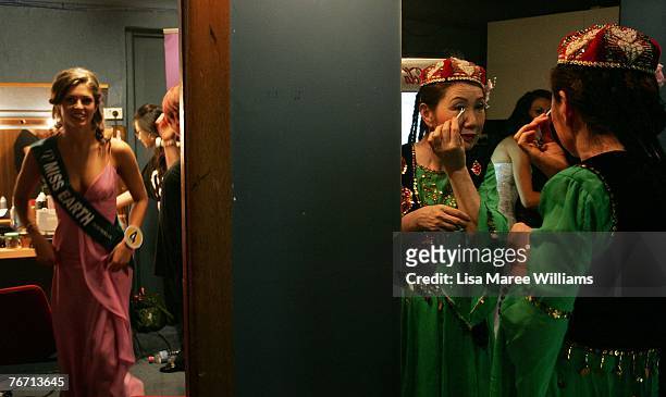Performer applies makeup backstage during the Miss Earth Australia contest at the Enmore Theatre, September 13, 2007 in Sydney, Australia....