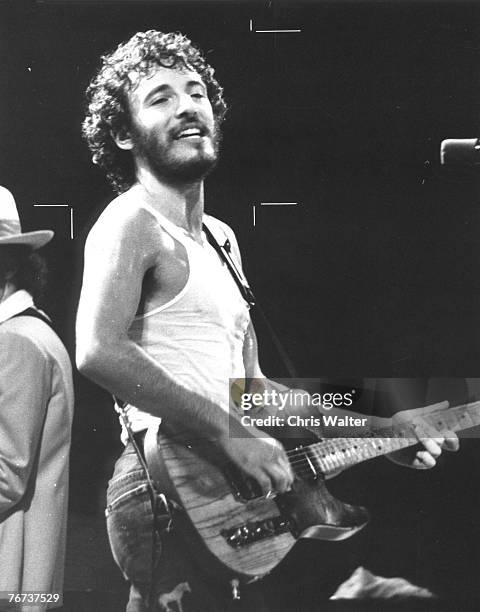 Springsteen 1975 441 Bruce Springsteen 1975 Photos & High Res Pictures - Getty Images