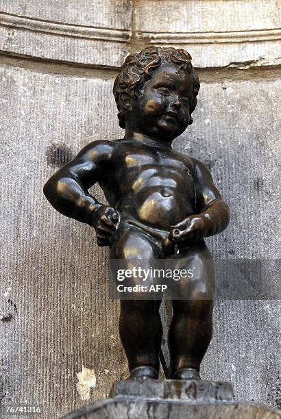 This illustration picture shows the famous Belgian statue Manneke Pis who seems to have problems peeing 14 September 2007, European prostate day in...