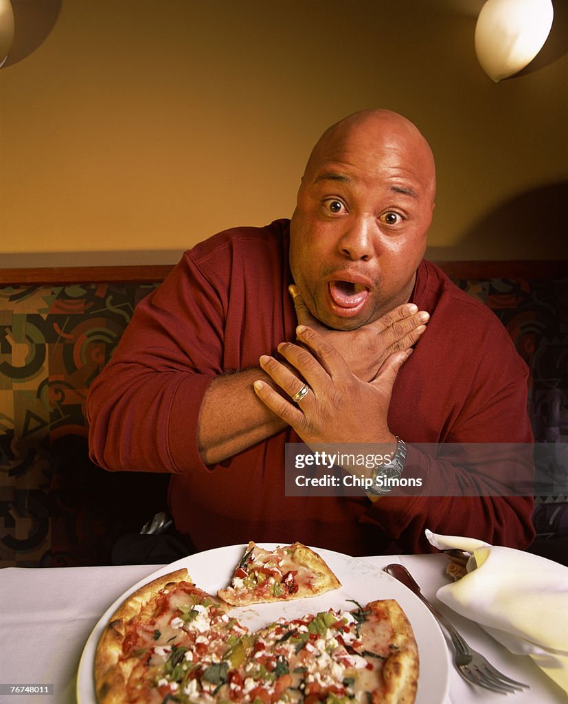 https://media.gettyimages.com/id/76748011/photo/man-choking.jpg?s=1024x1024&amp;w=gi&amp;k=20&amp;c=7bVnE-27R7nG1bZ8d3zgFwfM2YEXJhKqp1Xk4I6yPPQ=