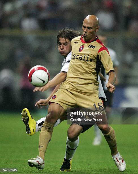 Andrea Parola of Cagliari in action during a Serie A match between Parma and Cagliari at the Stadio Ennio Tardini on September 16, 2007 in Parma,...