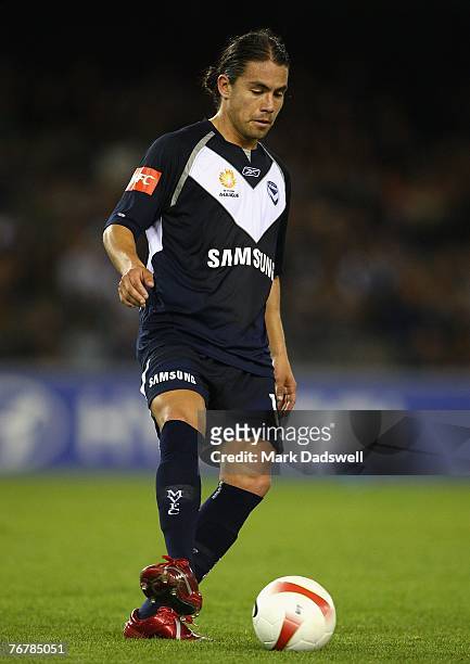Rodrigo Vargas of the Victory controls the ball during the round four A-League match between the Melbourne Victory and the Central Coast Mariners at...