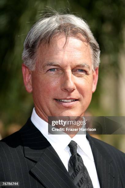 Actor Mark Harmon arrives at the 59th Annual Primetime Emmy Awards at the Shrine Auditorium on September 16, 2007 in Los Angeles, California.