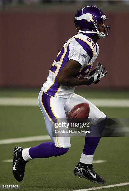 Troy Williamson of the Minnesota Vikings drops the opening kickoff against the Detroit Lions during the game at Ford Field on September 16, 2006 in...